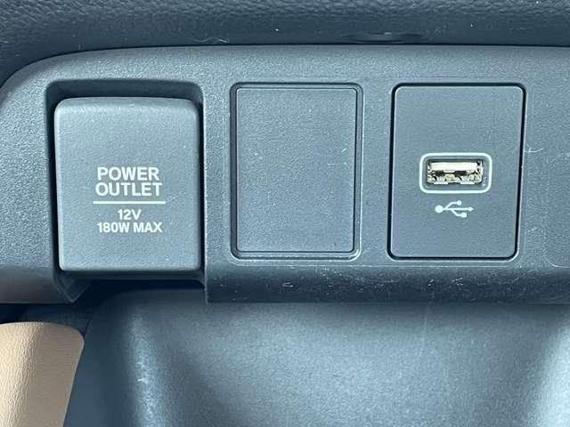 フィット e:HEVリュクス 禁煙車/ホンダセンシング/Bluetooth対応ギャザーズ9インチメモリーナビ/フルセグTV/バック&フロントカメラ/コーナーセンサー/シートヒーター/ハンドルヒーター/ワイヤレス充電(28枚目)