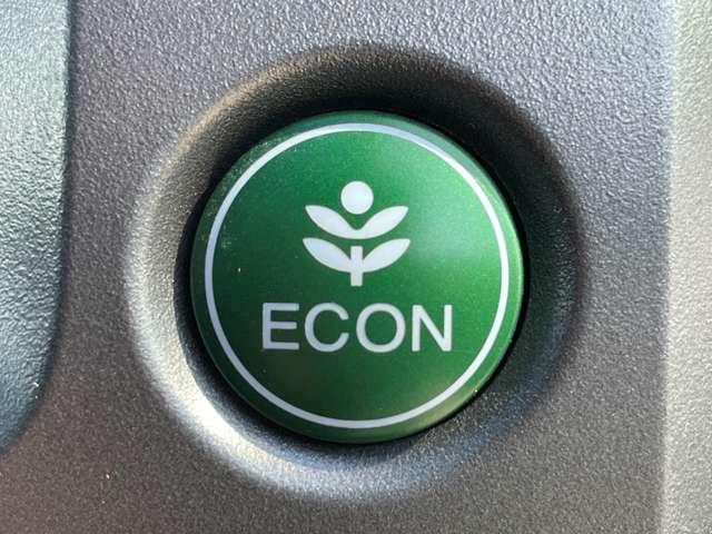 ステップワゴンスパーダ Ｚ　両側パワースライドドア／メーカーインターナビ＆フリップダウンモニター／ＤＶＤ再生／バックカメラ／スマートキー／ＨＩＤヘッドライト／パドルシフト／純正１６インチアルミ（18枚目）