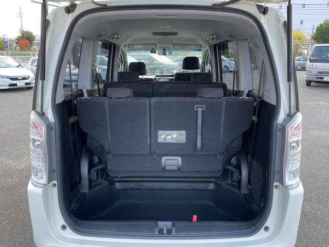 ステップワゴンスパーダ Ｚ　両側パワースライドドア／メーカーインターナビ＆フリップダウンモニター／ＤＶＤ再生／バックカメラ／スマートキー／ＨＩＤヘッドライト／パドルシフト／純正１６インチアルミ（26枚目）