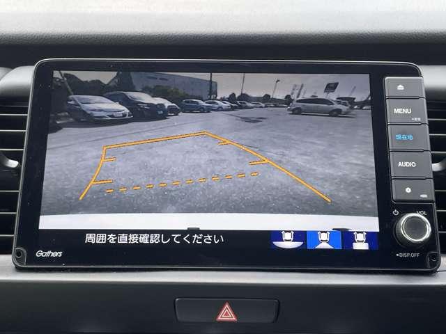 フィット ｅ：ＨＥＶリュクス　ＣＭＢＳ／アダプティブクルーズコントロール＆ＬＫＡＳ／踏み間違い衝突軽減／ギャザーズ９インチＳＤナビ／フルセグＴＶ／ＢＴオーディオ／ＤＶＤ再生／バックカメラ／スマートキー／ＬＥＤヘッドライト／ＥＴＣ（10枚目）