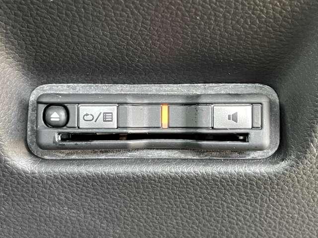 フィット ｅ：ＨＥＶリュクス　ＣＭＢＳ／アダプティブクルーズコントロール＆ＬＫＡＳ／踏み間違い衝突軽減／ギャザーズ９インチＳＤナビ／フルセグＴＶ／ＢＴオーディオ／ＤＶＤ再生／バックカメラ／スマートキー／ＬＥＤヘッドライト／ＥＴＣ（17枚目）