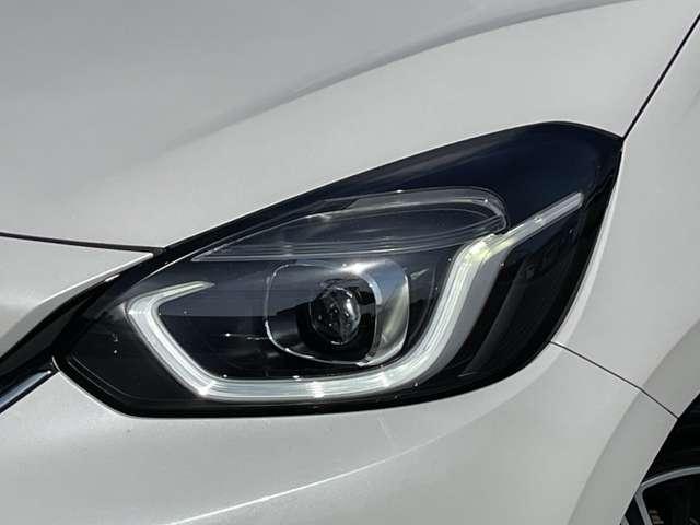 フィット ｅ：ＨＥＶリュクス　ＣＭＢＳ／アダプティブクルーズコントロール＆ＬＫＡＳ／踏み間違い衝突軽減／ギャザーズ９インチＳＤナビ／フルセグＴＶ／ＢＴオーディオ／ＤＶＤ再生／バックカメラ／スマートキー／ＬＥＤヘッドライト／ＥＴＣ（32枚目）