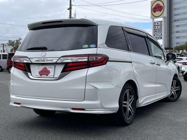 オデッセイ アブソルート・２０ｔｈアニバーサリー　シティブレーキアクティブ／メーカーインターナビ＆連動ＥＴＣ／フリップダウンモニター／フルセグＴＶ／ＢＴオーディオ／ＤＶＤ再生／バックカメラ／スマートキー／両側パワースライドドア／純正アルミホイール（4枚目）