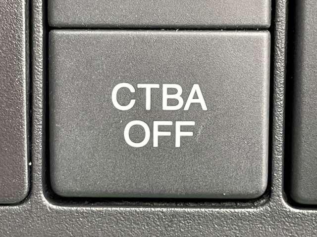 オデッセイ アブソルート・２０ｔｈアニバーサリー　シティブレーキアクティブ／メーカーインターナビ＆連動ＥＴＣ／フリップダウンモニター／フルセグＴＶ／ＢＴオーディオ／ＤＶＤ再生／バックカメラ／スマートキー／両側パワースライドドア／純正アルミホイール（6枚目）