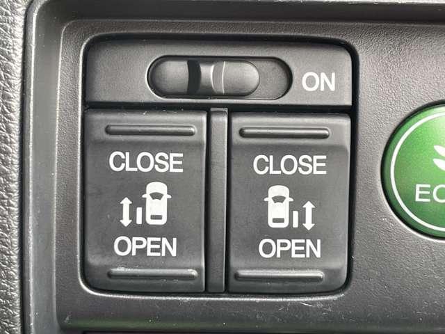 オデッセイ アブソルート・２０ｔｈアニバーサリー　シティブレーキアクティブ／メーカーインターナビ＆連動ＥＴＣ／フリップダウンモニター／フルセグＴＶ／ＢＴオーディオ／ＤＶＤ再生／バックカメラ／スマートキー／両側パワースライドドア／純正アルミホイール（7枚目）