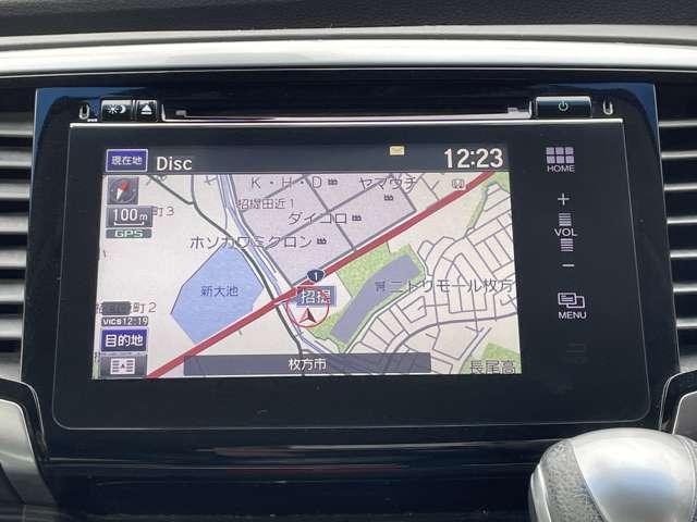 オデッセイ アブソルート・２０ｔｈアニバーサリー　シティブレーキアクティブ／メーカーインターナビ＆連動ＥＴＣ／フリップダウンモニター／フルセグＴＶ／ＢＴオーディオ／ＤＶＤ再生／バックカメラ／スマートキー／両側パワースライドドア／純正アルミホイール（10枚目）