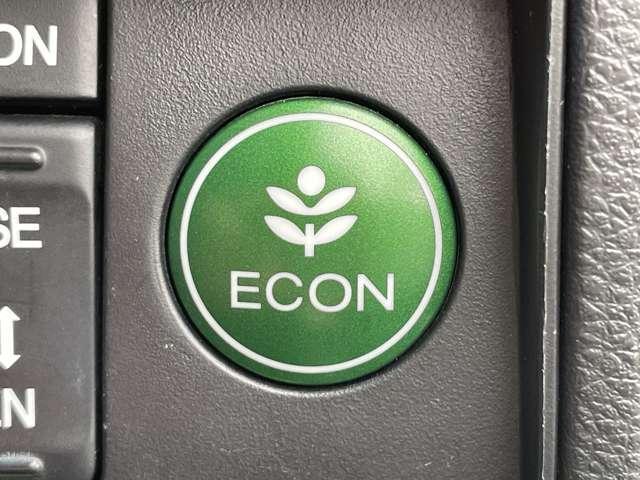 オデッセイ アブソルート・２０ｔｈアニバーサリー　シティブレーキアクティブ／メーカーインターナビ＆連動ＥＴＣ／フリップダウンモニター／フルセグＴＶ／ＢＴオーディオ／ＤＶＤ再生／バックカメラ／スマートキー／両側パワースライドドア／純正アルミホイール（18枚目）