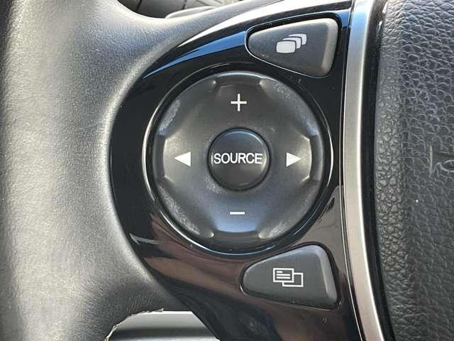 オデッセイ アブソルート・２０ｔｈアニバーサリー　シティブレーキアクティブ／メーカーインターナビ＆連動ＥＴＣ／フリップダウンモニター／フルセグＴＶ／ＢＴオーディオ／ＤＶＤ再生／バックカメラ／スマートキー／両側パワースライドドア／純正アルミホイール（23枚目）