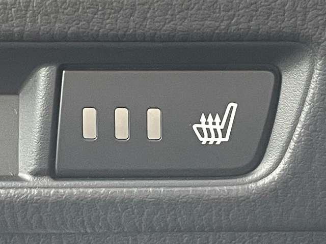 アクセラスポーツ ２０Ｓツーリング　Ｌパッケージ　スマートブレーキ／スマートシティブレーキサポート／レーダークルーズコントロール／ＢＳＭ／本革シート／マツダコネクトＳＤナビ／フルセグＴＶ／ＢＴオーディオ／ＤＶＤ再生／バックカメラ（10枚目）