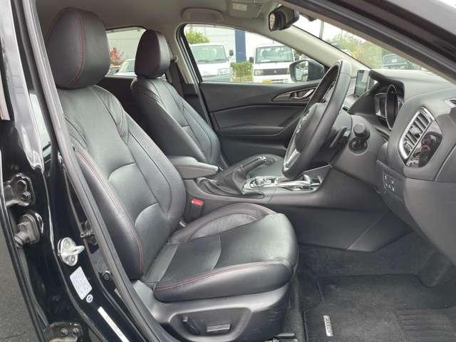 アクセラスポーツ ２０Ｓツーリング　Ｌパッケージ　スマートブレーキ／スマートシティブレーキサポート／レーダークルーズコントロール／ＢＳＭ／本革シート／マツダコネクトＳＤナビ／フルセグＴＶ／ＢＴオーディオ／ＤＶＤ再生／バックカメラ（28枚目）