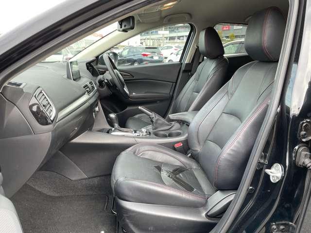 アクセラスポーツ ２０Ｓツーリング　Ｌパッケージ　スマートブレーキ／スマートシティブレーキサポート／レーダークルーズコントロール／ＢＳＭ／本革シート／マツダコネクトＳＤナビ／フルセグＴＶ／ＢＴオーディオ／ＤＶＤ再生／バックカメラ（29枚目）