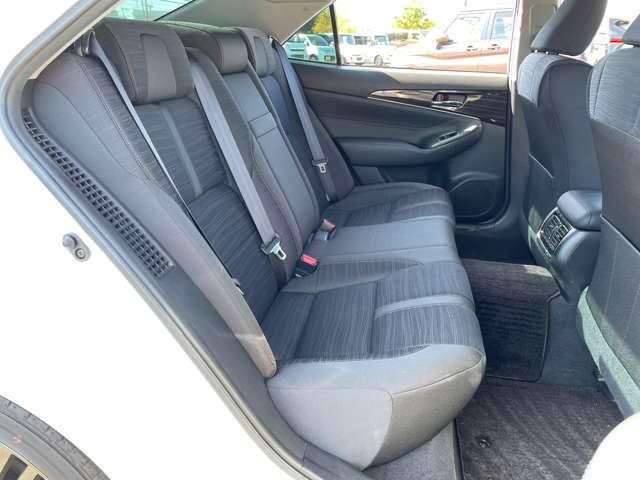 クラウンハイブリッド アスリートＳ　ブラックスタイル　サンルーフ／プリクラッシュセーフティ／レーダークルーズコントロール／インテリジェントクリアランスソナー／純正ＨＤＤナビ＆連動ＥＴＣ／フルセグＴＶ／ＢＴオーディオ／ＤＶＤ再生（29枚目）