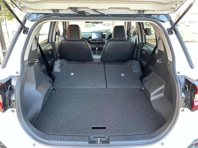 ロッキー プレミアム　スマートアシスト／アダプティブクルーズコントロール／パノラマモニター／純正ディスプレイオーディオ＆フルセグＴＶ／ＢＴオーディオ／キーフリーシステム／ＬＥＤヘッドライト＆ＬＥＤフォグ／シートヒーター（31枚目）