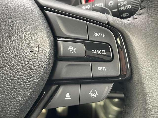 ＷＲ－Ｖ １．５Ｚプラス　ブラックスタイル　５名　禁煙車／ホンダセンシング／ＣＭＢＳ／アダプティブクルーズコントロール／パーキングセンサー／バックカメラ／ギャザーズ９インチナビ／フルセグ／ＢＴオーディオ／パドルシフト／ＥＴＣ／純正１７インチＡＷ（8枚目）