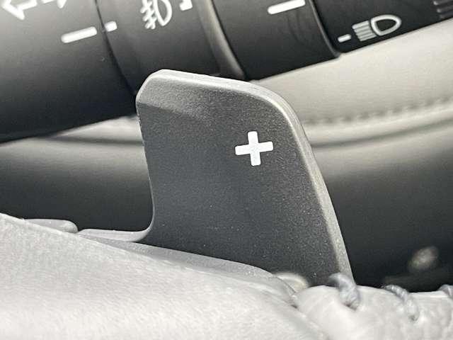 ＷＲ－Ｖ １．５Ｚプラス　ブラックスタイル　５名　禁煙車／ホンダセンシング／ＣＭＢＳ／アダプティブクルーズコントロール／パーキングセンサー／バックカメラ／ギャザーズ９インチナビ／フルセグ／ＢＴオーディオ／パドルシフト／ＥＴＣ／純正１７インチＡＷ（17枚目）