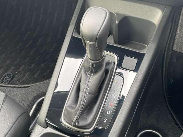 ＷＲ－Ｖ １．５Ｚプラス　ブラックスタイル　５名　禁煙車／ホンダセンシング／ＣＭＢＳ／アダプティブクルーズコントロール／パーキングセンサー／バックカメラ／ギャザーズ９インチナビ／フルセグ／ＢＴオーディオ／パドルシフト／ＥＴＣ／純正１７インチＡＷ（21枚目）