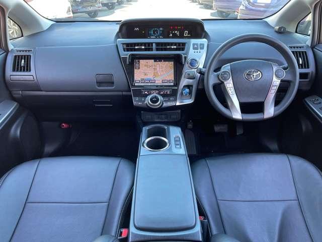 プリウスアルファ Ｓ　純正８インチＳＤナビ／フルセグＴＶ／ＢＴオーディオ／ＤＶＤ再生／バックカメラ／スマートエントリー＆スタートシステム／純正１６インチアルミ／ＬＥＤフォグ／ボイスコーナー／ＥＴＣ／社外革調シートカバー（5枚目）