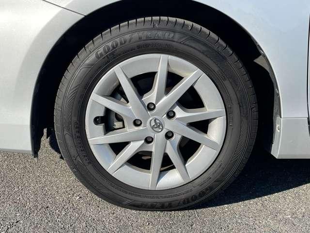 プリウスアルファ Ｓ　純正８インチＳＤナビ／フルセグＴＶ／ＢＴオーディオ／ＤＶＤ再生／バックカメラ／スマートエントリー＆スタートシステム／純正１６インチアルミ／ＬＥＤフォグ／ボイスコーナー／ＥＴＣ／社外革調シートカバー（28枚目）