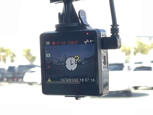 Ｎ－ＯＮＥ プレミアム・Ｌパッケージ　ギャザーズＳＤナビ／フルセグＴＶ／ＢＴオーディオ／ＤＶＤ再生／バックカメラ／スマートキー／ＨＩＤヘッドライト／純正１４インチアルミ／Ｒスポイラー／ＥＴＣ／アイドリングストップ（10枚目）