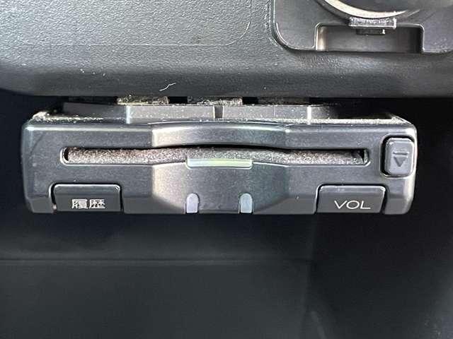 Ｎ－ＯＮＥ プレミアム・Ｌパッケージ　ギャザーズＳＤナビ／フルセグＴＶ／ＢＴオーディオ／ＤＶＤ再生／バックカメラ／スマートキー／ＨＩＤヘッドライト／純正１４インチアルミ／Ｒスポイラー／ＥＴＣ／アイドリングストップ（11枚目）