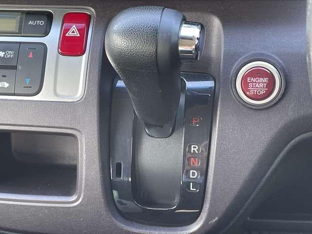 Ｎ－ＯＮＥ プレミアム・Ｌパッケージ　ギャザーズＳＤナビ／フルセグＴＶ／ＢＴオーディオ／ＤＶＤ再生／バックカメラ／スマートキー／ＨＩＤヘッドライト／純正１４インチアルミ／Ｒスポイラー／ＥＴＣ／アイドリングストップ（15枚目）