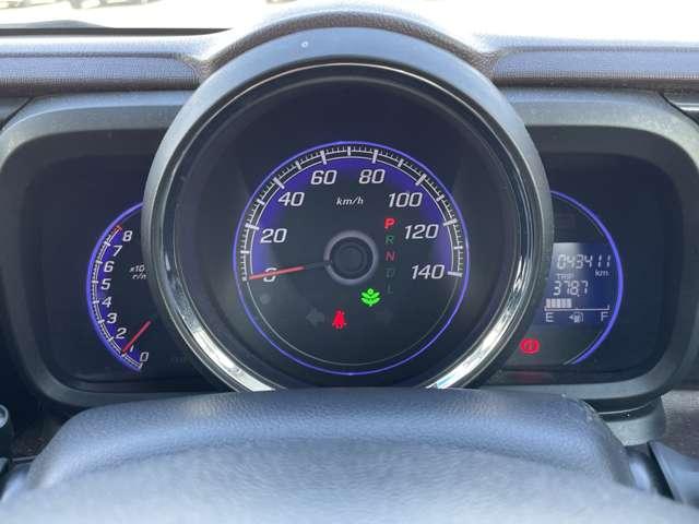 Ｎ－ＯＮＥ プレミアム・Ｌパッケージ　ギャザーズＳＤナビ／フルセグＴＶ／ＢＴオーディオ／ＤＶＤ再生／バックカメラ／スマートキー／ＨＩＤヘッドライト／純正１４インチアルミ／Ｒスポイラー／ＥＴＣ／アイドリングストップ（17枚目）