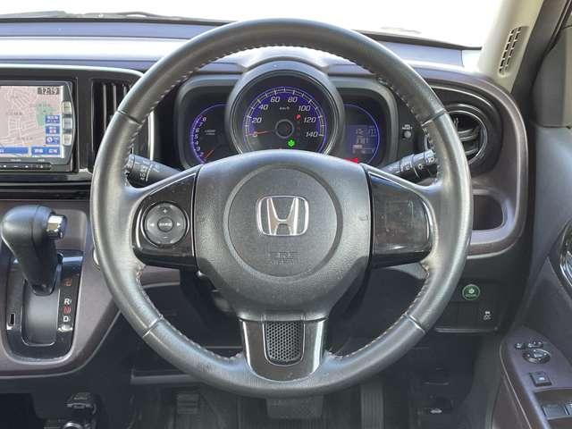 Ｎ－ＯＮＥ プレミアム・Ｌパッケージ　ギャザーズＳＤナビ／フルセグＴＶ／ＢＴオーディオ／ＤＶＤ再生／バックカメラ／スマートキー／ＨＩＤヘッドライト／純正１４インチアルミ／Ｒスポイラー／ＥＴＣ／アイドリングストップ（19枚目）