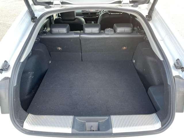 プリウス Ｚ　ワンオーナー／セーフティセンス＆チームメイト／レーダークルコン／パノラマルーフ／メーカーディスプレイオーディオ＆ナビ／フルセグ／ＢＴオーディオ／パワーバックドア／ＬＥＤライト／スマートキー／ＥＴＣ（42枚目）