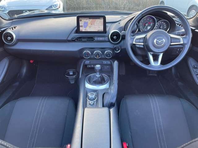 ロードスター Ｓスペシャルパッケージ　６速ＭＴ／スマートシティブレーキサポート／マツダコネクトＳＤナビ／フルセグ／ＢＴオーディオ／ＤＶＤ再生／バックカメラ／アドバンストキー／ＬＥＤヘッドライト／シートヒーター／コーナーセンサー／純正アルミ（5枚目）