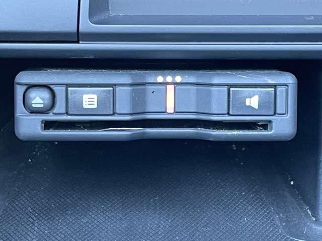 ロードスター Ｓスペシャルパッケージ　６速ＭＴ／スマートシティブレーキサポート／マツダコネクトＳＤナビ／フルセグ／ＢＴオーディオ／ＤＶＤ再生／バックカメラ／アドバンストキー／ＬＥＤヘッドライト／シートヒーター／コーナーセンサー／純正アルミ（11枚目）