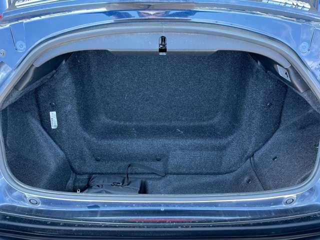 ロードスター Ｓスペシャルパッケージ　６速ＭＴ／スマートシティブレーキサポート／マツダコネクトＳＤナビ／フルセグ／ＢＴオーディオ／ＤＶＤ再生／バックカメラ／アドバンストキー／ＬＥＤヘッドライト／シートヒーター／コーナーセンサー／純正アルミ（26枚目）