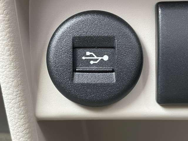 アルトラパン Ｘ　セーフティサポート／全方位モニター／純正ＯＰパナソニック８インチＳＤナビ／フルセグ／ＢＴオーディオ／ＤＶＤ再生／スマートキー／ＨＩＤヘッドライト／運転席シートヒーター／純正アルミ／パーキングセンサー（16枚目）