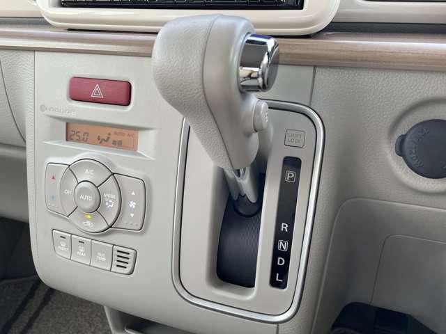 アルトラパン Ｘ　セーフティサポート／全方位モニター／純正ＯＰパナソニック８インチＳＤナビ／フルセグ／ＢＴオーディオ／ＤＶＤ再生／スマートキー／ＨＩＤヘッドライト／運転席シートヒーター／純正アルミ／パーキングセンサー（19枚目）