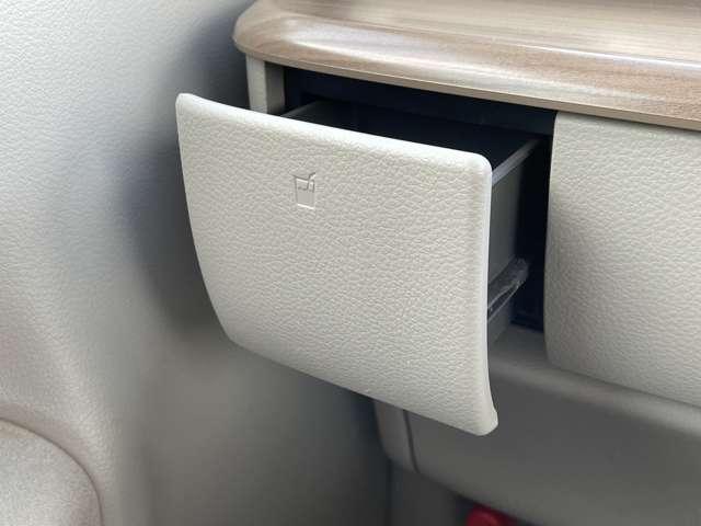 アルトラパン Ｘ　セーフティサポート／全方位モニター／純正ＯＰパナソニック８インチＳＤナビ／フルセグ／ＢＴオーディオ／ＤＶＤ再生／スマートキー／ＨＩＤヘッドライト／運転席シートヒーター／純正アルミ／パーキングセンサー（24枚目）