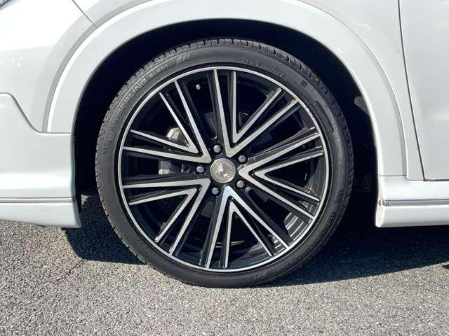 �u�ЊO�A���~�z�C�[���v�@���̃N���}�Ƃ͈�����������o���Ă��܂��B�J�[�`�X�ł͑��̃z�C�[���̔̔��A��t���ł��܂��̂ŁA���C�y�ɂ��\���t������������