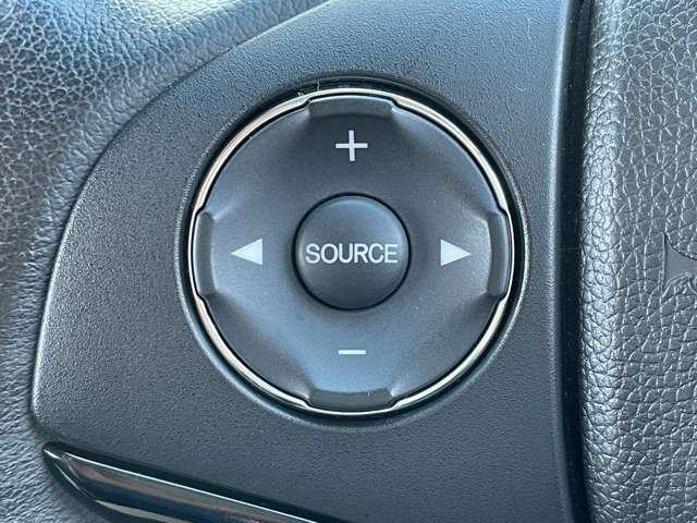 �u�X�e�A�����O�X�C�b�`�v�@�I�[�f�B�I�̑��삪�茳�łł��܂����O�������܂ܑ���ł���̂ň��S�ł���