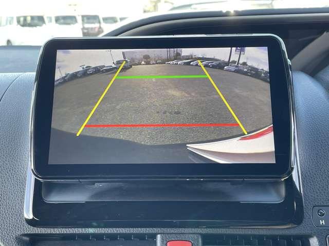 ヴォクシー ＺＳ　煌　トヨタセーフティセンス／パナソニック９インチフローティングナビ／フルセグ／ＢＴオーディオ／バックカメラ／スマートキー／両側パワースライドドア／ＬＥＤヘッドライト／アイドリングストップ／純正アルミ（10枚目）