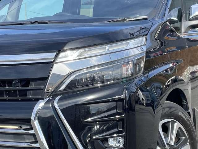 ヴォクシー ＺＳ　煌　トヨタセーフティセンス／パナソニック９インチフローティングナビ／フルセグ／ＢＴオーディオ／バックカメラ／スマートキー／両側パワースライドドア／ＬＥＤヘッドライト／アイドリングストップ／純正アルミ（30枚目）