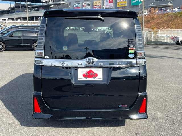 ヴォクシー ＺＳ　煌　トヨタセーフティセンス／パナソニック９インチフローティングナビ／フルセグ／ＢＴオーディオ／バックカメラ／スマートキー／両側パワースライドドア／ＬＥＤヘッドライト／アイドリングストップ／純正アルミ（35枚目）