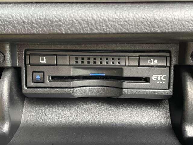 クラウンハイブリッド ロイヤルサルーン　ワンオーナー／セーフティセンス／レーダークルーズコントロール／純正ＳＤナビ＆連動ＥＴＣ／フルセグ／ＢＴオーディオ／バックカメラ／スマートキー／ＬＥＤヘッドライト／シート＆ステアリングヒーター（11枚目）