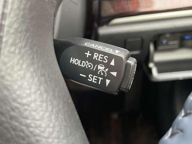 クラウンハイブリッド ロイヤルサルーン　ワンオーナー／セーフティセンス／レーダークルーズコントロール／純正ＳＤナビ＆連動ＥＴＣ／フルセグ／ＢＴオーディオ／バックカメラ／スマートキー／ＬＥＤヘッドライト／シート＆ステアリングヒーター（12枚目）