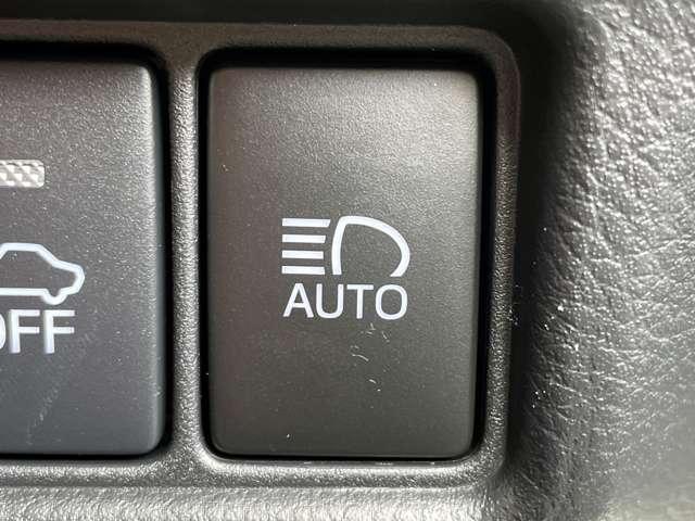 �u�I�[�g���C�g�v�@�Â��Ȃ�Ǝ����Ń��C�g���_�����A���S�^�]���菕���I