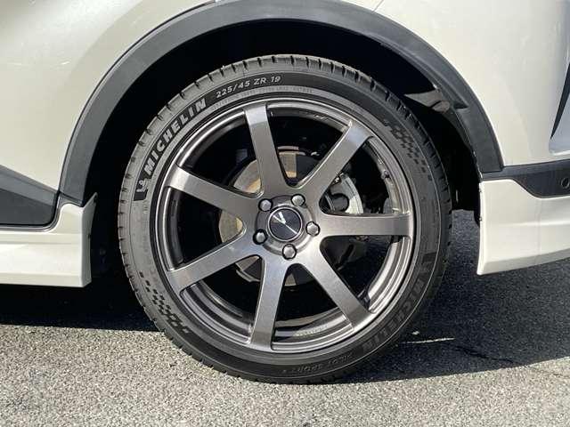 �u�ЊO�A���~�z�C�[���v�@���̃N���}�Ƃ͈�����������o���Ă��܂��B�J�[�`�X�ł͑��̃z�C�[���̔̔��A��t���ł��܂��̂ŁA���C�y�ɂ��\���t������������