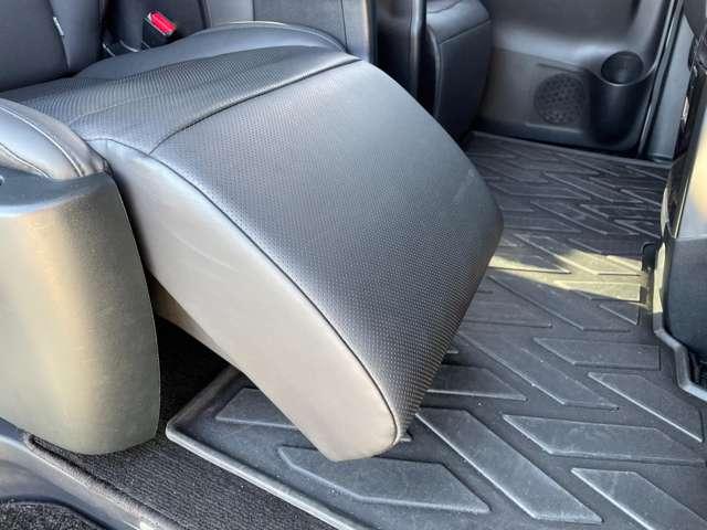 アルファード ２．５Ｓ　Ｃパッケージ　７名　フリップダウンモニター／パノラミックビューモニター／ＪＢＬ置くだけ充電／デジタルミラー／バルド２１ＡＷ／モデリスタエアロ／両側パワースライドドア／ナビ／レーダークルーズコントロール／サンルーフ（51枚目）