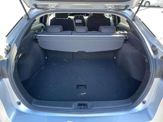 プリウス Ｓ　ワンオーナー／禁煙／トヨタセーフティセンスＰ／ＰＣＳ／レーダークルーズコントロール／Ｂカメラ／ＳＤナビ／フルセグ／ＤＶＤ再生／ＢＴオーディオ／ＥＴＣ／純正１５ＡＷ／ＬＥＤヘッド＆フォグ／（25枚目）