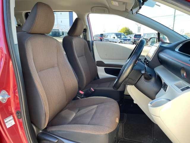 シエンタ １．５Ｇ　７名　両側パワースライドドア／バックカメラ／前席シートヒーター／フルセグ視聴／ＤＶＤ再生／ＢＴオーディオ／ＥＴＣ／アイドリングストップ／スマートエントリー＆スタートシステム（21枚目）