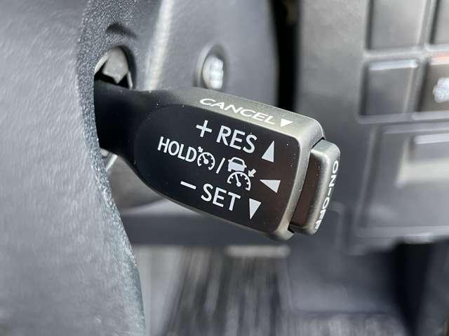 アルファード ２．５Ｓ　タイプゴールド　サンルーフ／フリップダウンモニター／両側パワースライドドア／バックカメラ／純正Ｄオーディオナビ／ＣＤ／ＤＶＤ／フルセグＴＶ／ＥＴＣ／純正１８インチＡＷ／ハーフレザー／スマートキー／ＬＥＤヘッドライト／（7枚目）