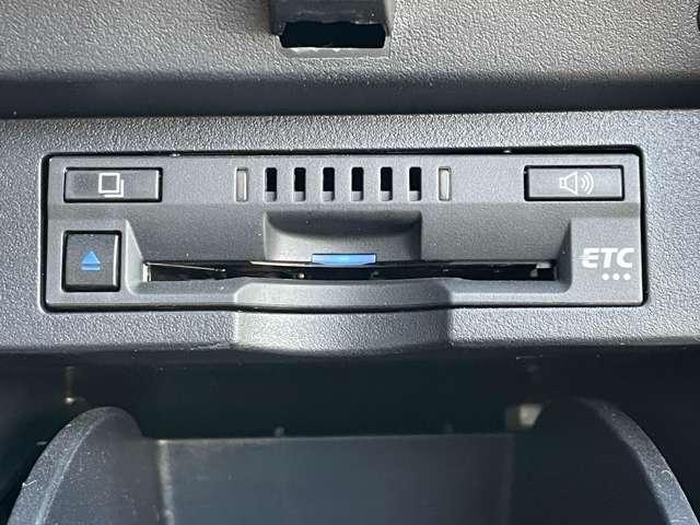 アルファード ２．５Ｓ　タイプゴールド　サンルーフ／フリップダウンモニター／両側パワースライドドア／バックカメラ／純正Ｄオーディオナビ／ＣＤ／ＤＶＤ／フルセグＴＶ／ＥＴＣ／純正１８インチＡＷ／ハーフレザー／スマートキー／ＬＥＤヘッドライト／（15枚目）