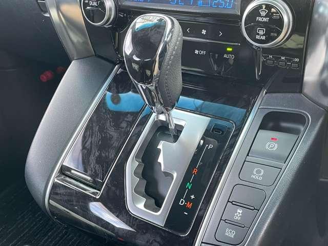 アルファード ２．５Ｓ　タイプゴールド　サンルーフ／フリップダウンモニター／両側パワースライドドア／バックカメラ／純正Ｄオーディオナビ／ＣＤ／ＤＶＤ／フルセグＴＶ／ＥＴＣ／純正１８インチＡＷ／ハーフレザー／スマートキー／ＬＥＤヘッドライト／（25枚目）