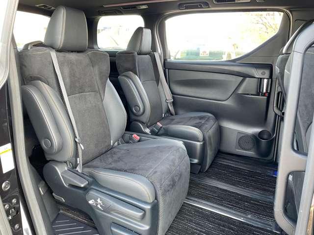 アルファード ２．５Ｓ　タイプゴールド　サンルーフ／フリップダウンモニター／両側パワースライドドア／バックカメラ／純正Ｄオーディオナビ／ＣＤ／ＤＶＤ／フルセグＴＶ／ＥＴＣ／純正１８インチＡＷ／ハーフレザー／スマートキー／ＬＥＤヘッドライト／（33枚目）